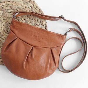 Vintage Vera Pelle Made in Italy Pleated Tan Brown Leather Swing Bag